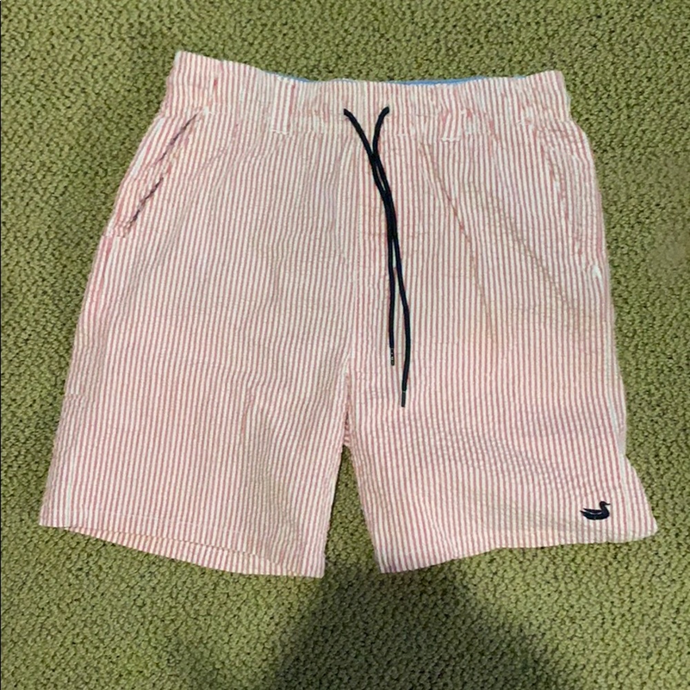 Boys Southern Marsh shorts size Large